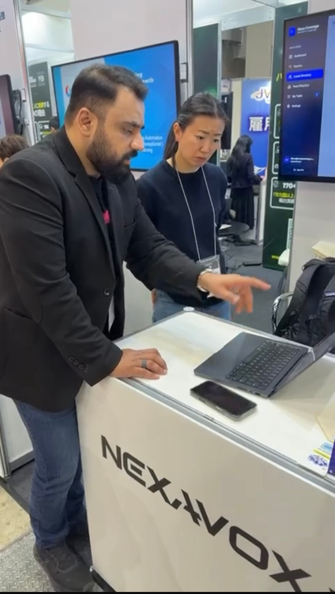 Running the NexaVoxa dashboard for a visitor at the stand